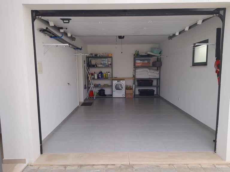 Detached Coastal Villa in Portugal with Heated Pool, 3 En-suites, Private Garden