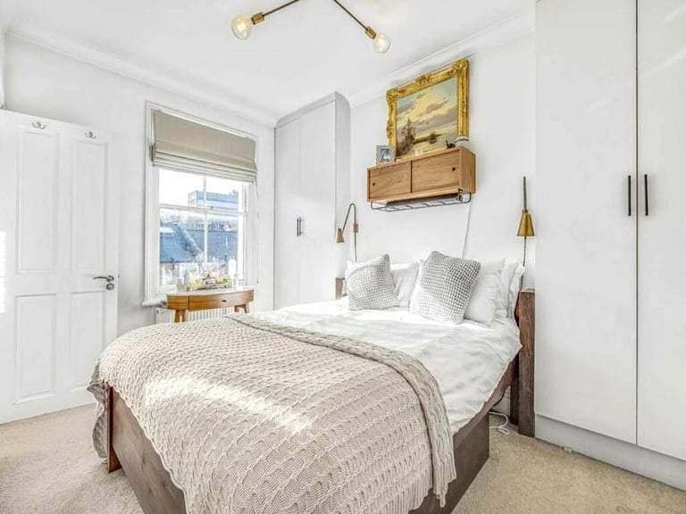 🏠 Cozy room in Canning Town for £800 all bills included! 