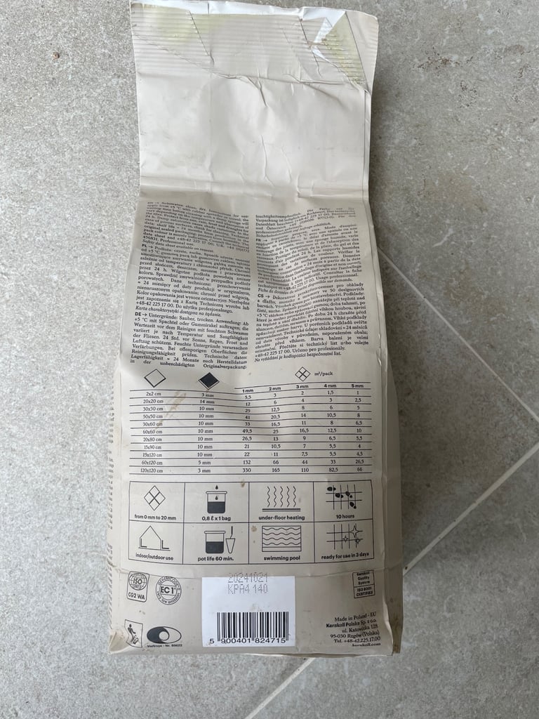 Kerakoll Fugabella grout 43 