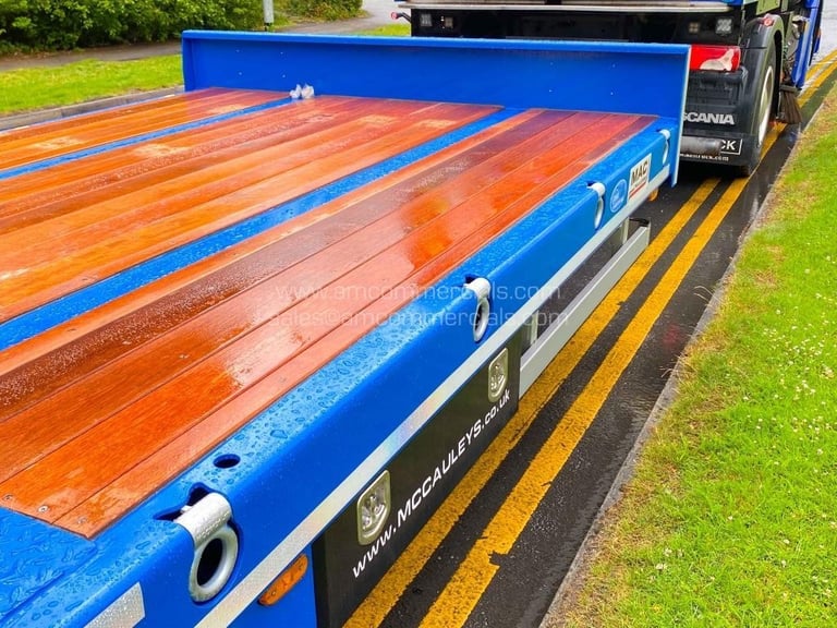 MCCAULEY TANDEM AXLE DRAWBAR LOADER 