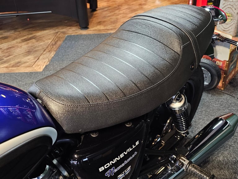 2015/65 TRIUMPH BONNEVILLE NEWCHURCH 865cc EXTRA'S 17,000 MILES