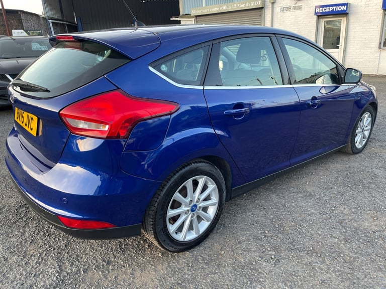 2015 Ford Focus TITANIUM 5-Door Petrol