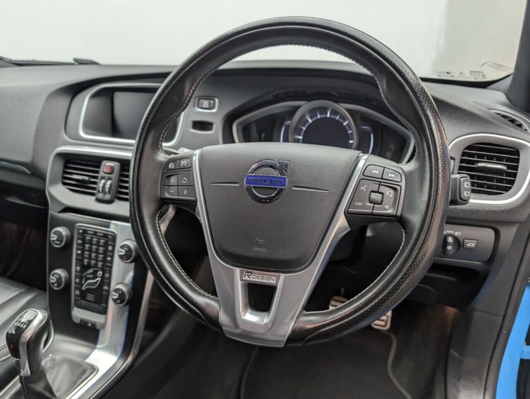 2015 Volvo V40 2.0 D2 R-Design Lux Nav Hatchback 5dr Diesel Manual Euro 6 (s/s) (120 ps) - HATCHB...