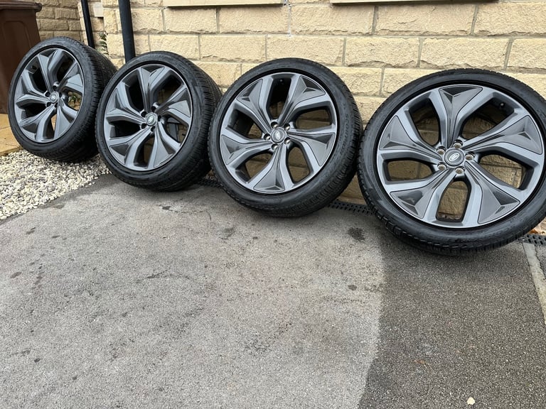 Genuine Range Rover NEW 23" Carbon Fibre alloy wheels Style 5128 & 7mm+ Pirelli Scorpions & TPMS!