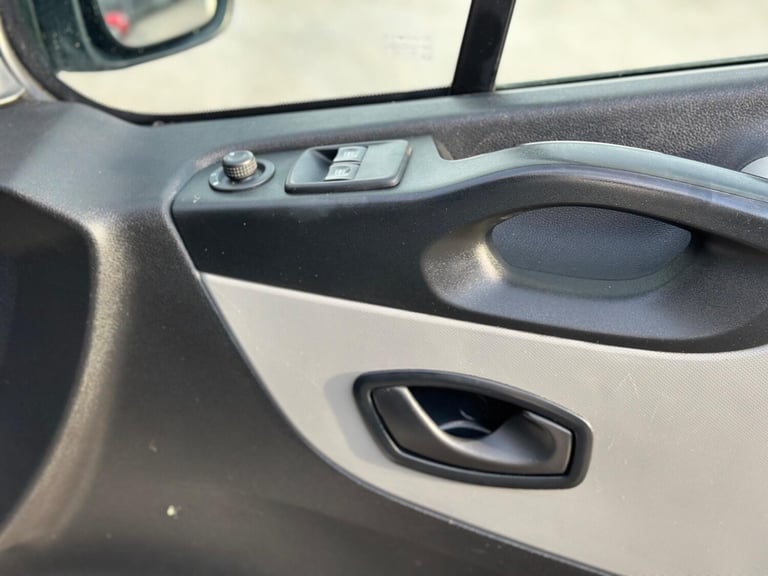 2019 Renault Trafic 1.6 dCi ENERGY 27 Business+ SWB Standard Roof Euro 6 (s/s) 5dr PANEL VAN Dies...