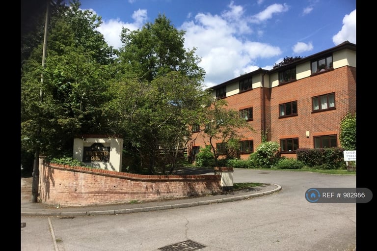 image for 2 bedroom flat in Winchester Court, High Wycombe, HP11 (2 bed) (#982986)