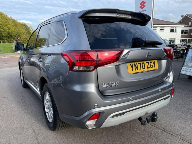 2020 Mitsubishi Outlander 2.4h TwinMotor 13.8kWh Verve CVT 4WD Euro 6 (s/s) 5dr ESTATE Petrol/Ele...