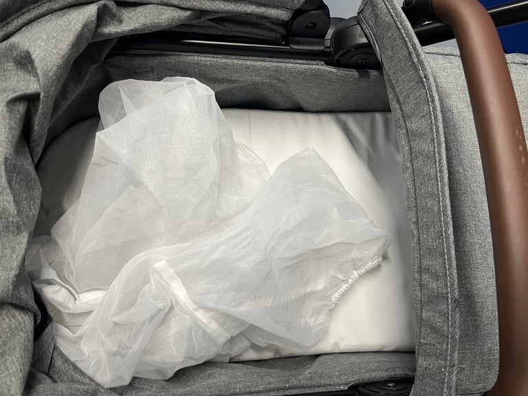 Maxi cosi travel system pram pushchair car seat 