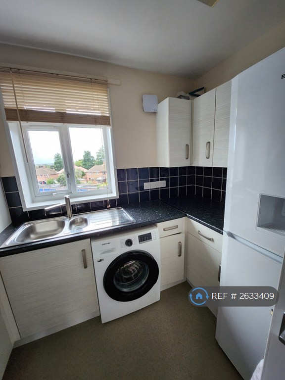 3 bedroom flat in Earlham West Centre, Norwich, NR5 (3 bed) (#2633409)