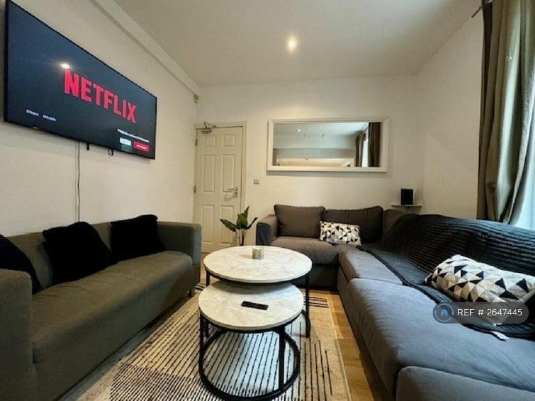 image for 7 bedroom house in Derby Grove, Nottingham, NG7 (7 bed) (#2647445)