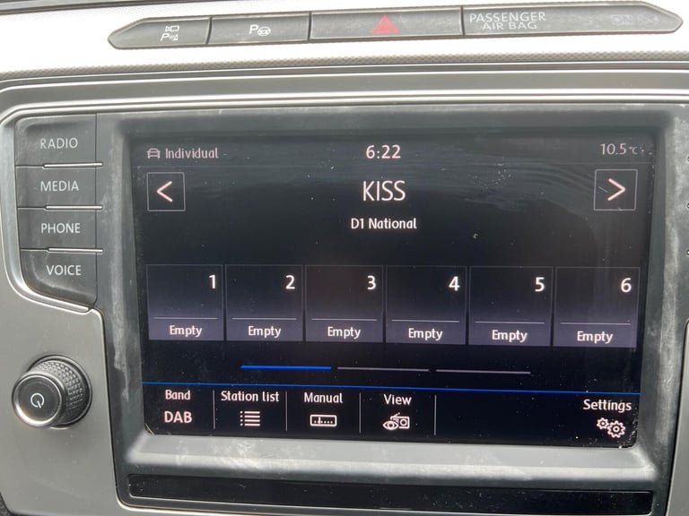 VOLKSWAGEN PASSAT 1.6 TDI BlueMotion Tech SE Business White Auto Diesel 2016