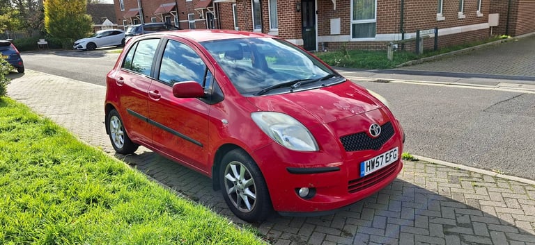 Toyota Yaris SR, 5 door Hatchback, 2007, Manual, 1.3 petrol.