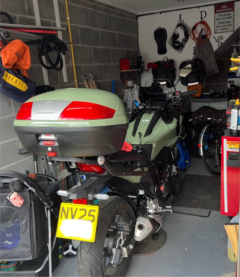 2025 HONDA NC 750 TOP BOX AND GIVI RACK 