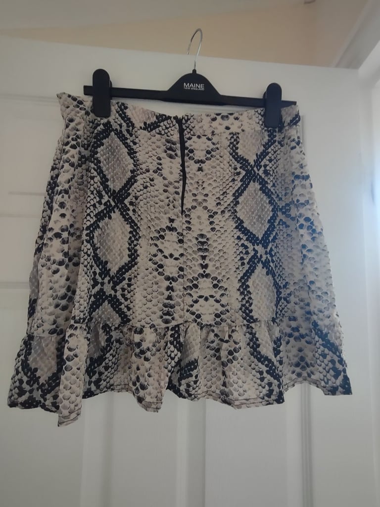 NEW Pretty Little Thing Women Ladies Mini Skirt, Size 14