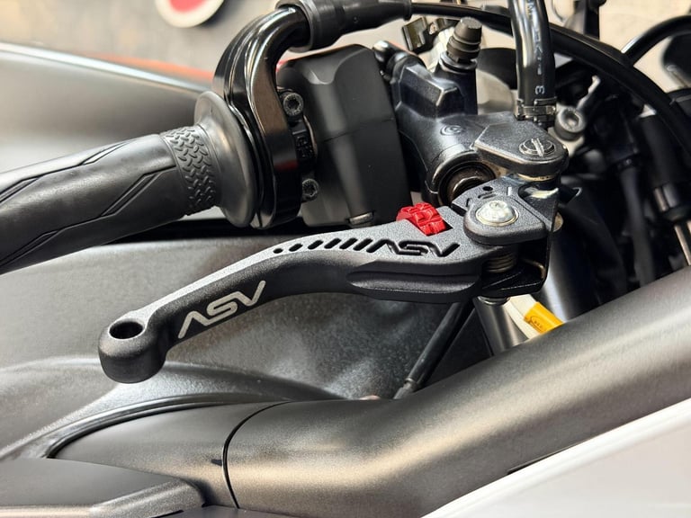 2014 Yamaha R1 1000