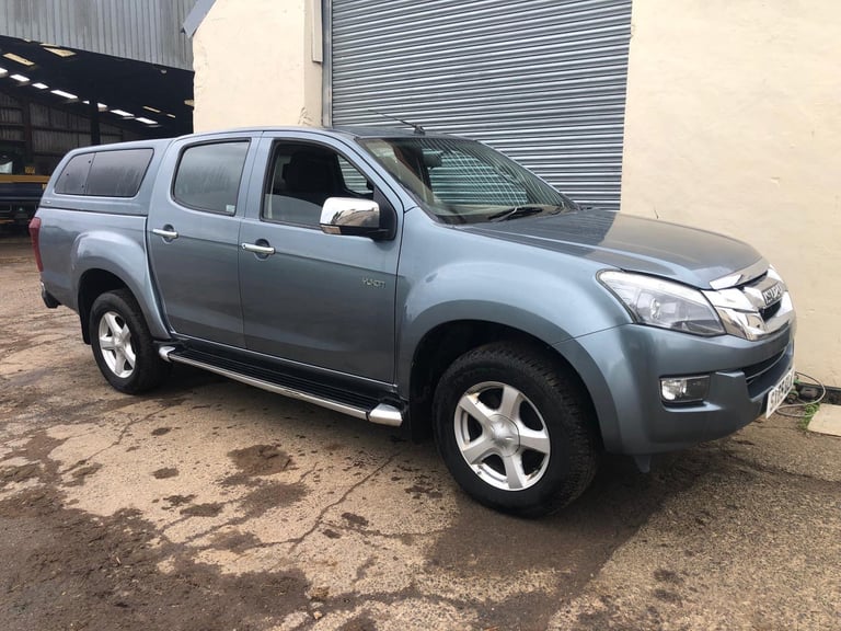 2015 Isuzu Yukon Double Cab Pick Up 4x4