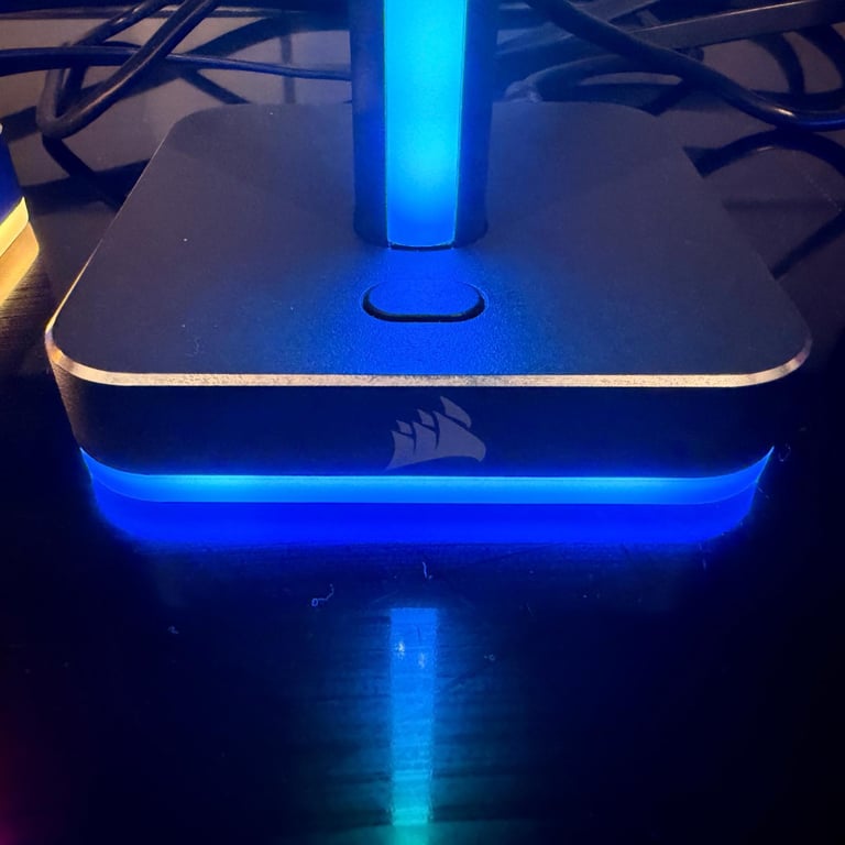 Corsair LT100 smart lighting towers