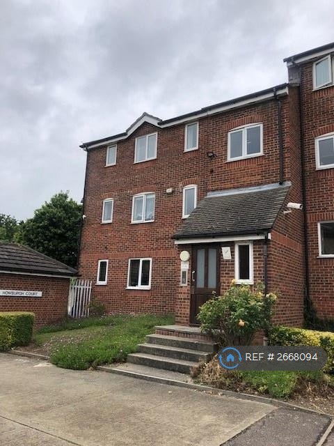 1 bedroom flat in Wingrove Drive, Purfleet-On Thames, RM19 (1 bed) (#2668094)