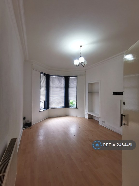 2 bedroom flat in Walker Street, Paisley, PA1 (2 bed) (#2464461)