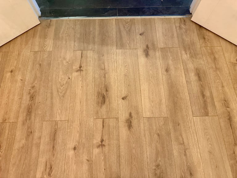 Laminate Herringbone Vinyl LVT flooring Paint Wallpaper Wall panelling 