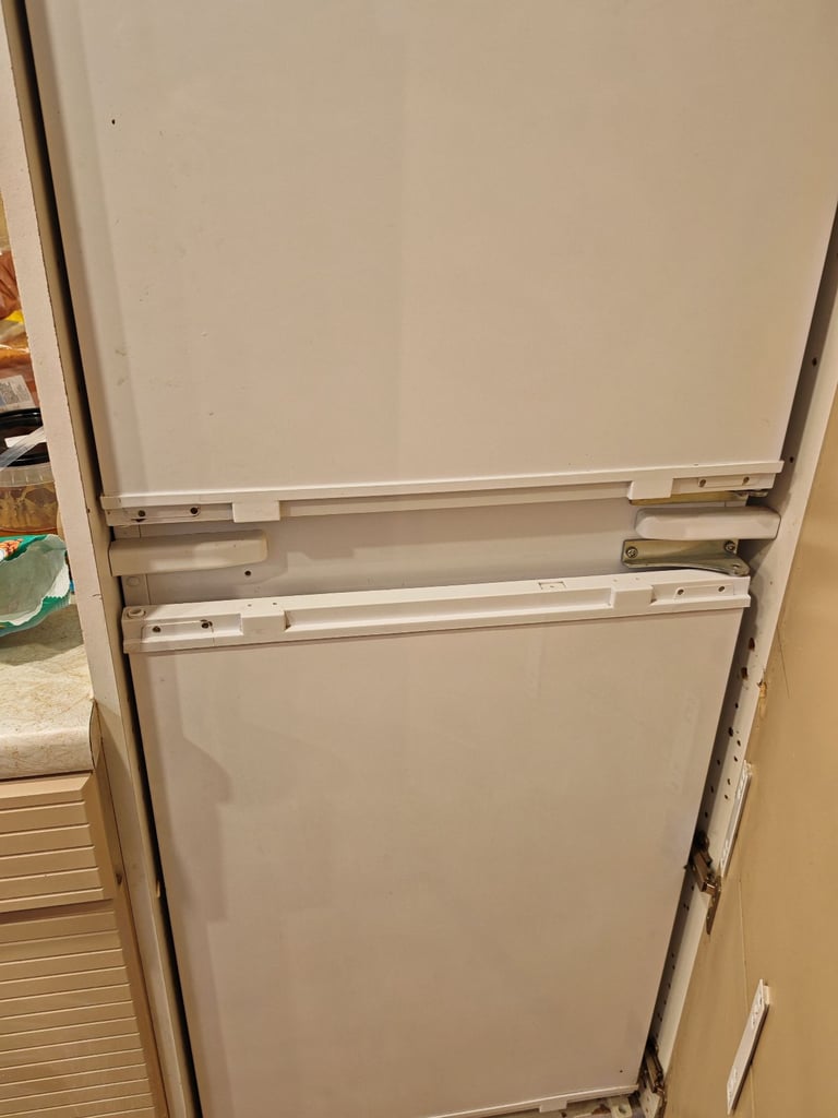 Fridge freezer 