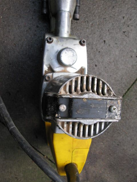 Heavy Duty Old Rotary Hammer . Oil Feeder, Carrying Case . With 2 chisels