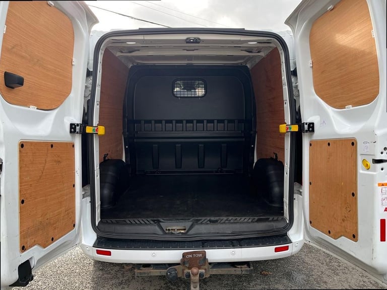 2022 Ford Transit Custom Double Cab in Van Limited 2.0L 170PS AUTO Frozen White