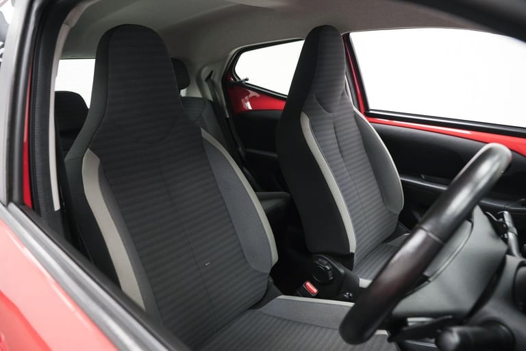  Toyota AYGO 1.0 VVT-i x-play x-shift Euro 6 5dr Petrol Automatic