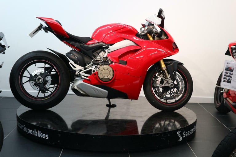 DUCATI PANIGALE V4S - 2018 - 6000 MILES