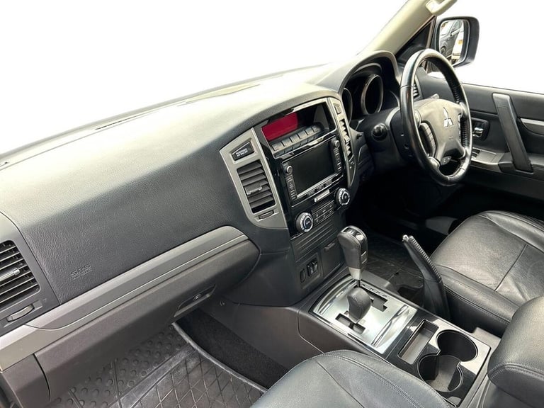 2016 Mitsubishi Shogun 3.2 DI-DC SG3 SUV 5dr Diesel Auto 4WD Euro 6 LWB (187 ps) ESTATE Diesel Au...