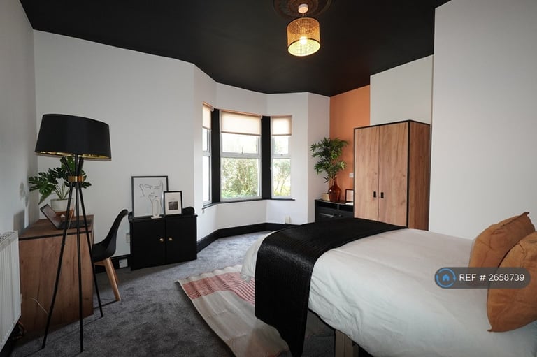 6 bedroom house in Henry Road, Gloucester, GL1 (6 bed) (#2658739)