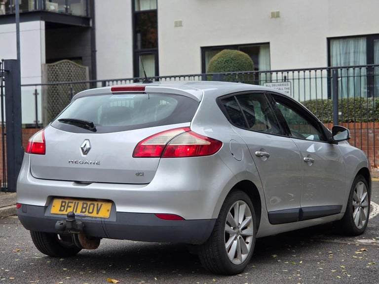2011 Renault Megane 1.5 dCi Dynamique TomTom Euro 5 5dr HATCHBACK Diesel Manual
