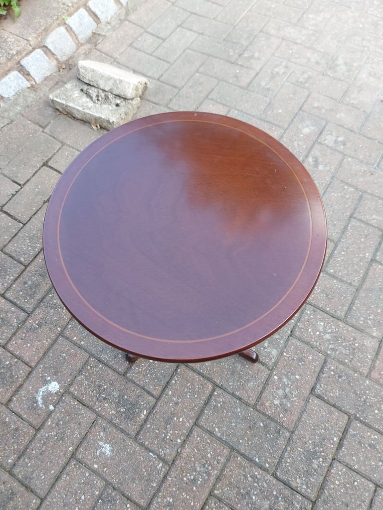Side coffee table 