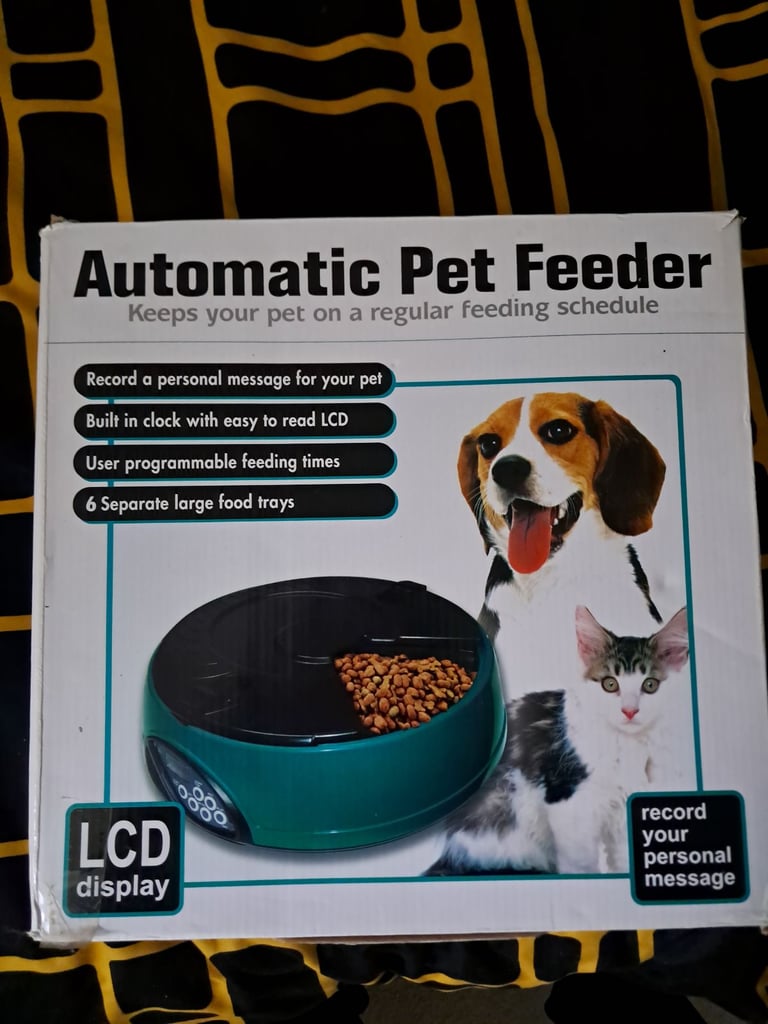 Pet feeder