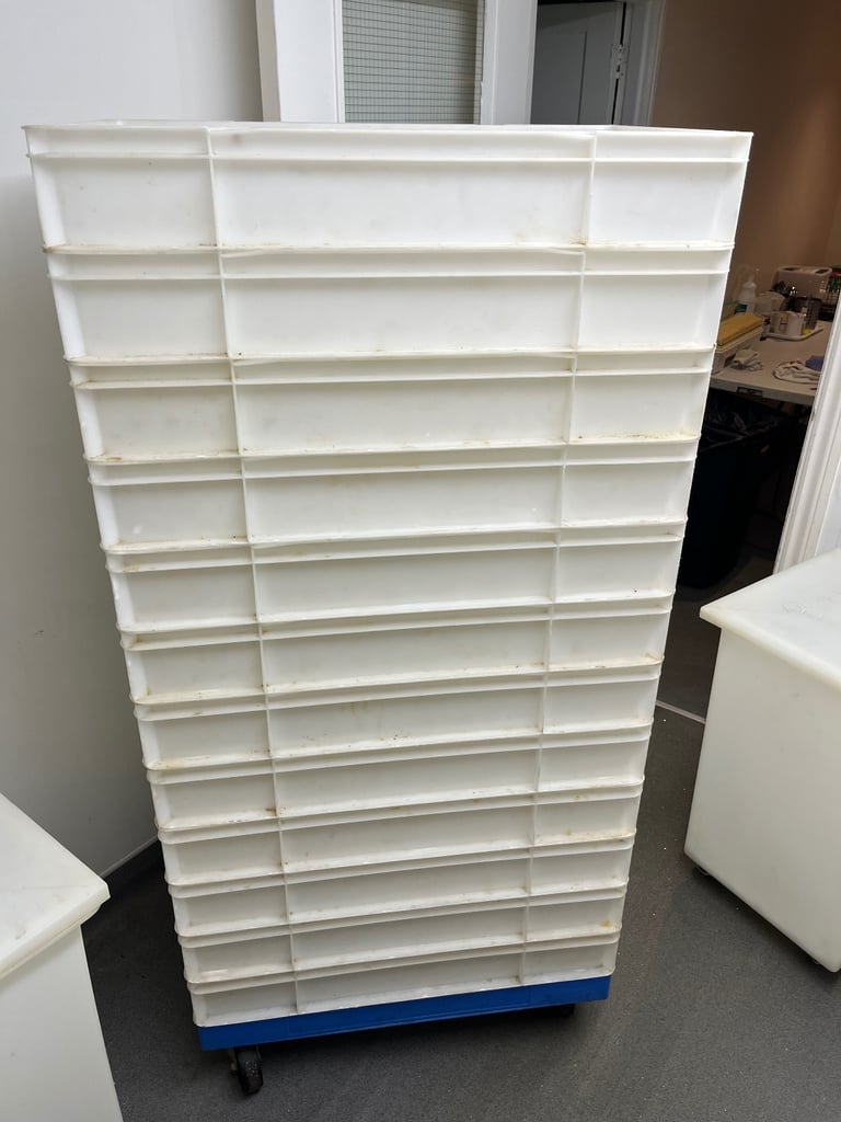 Solid bakers trade on wheel Dolly