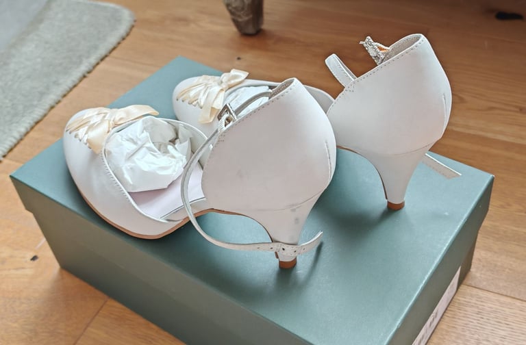 Monsoon ladies shoes size 4