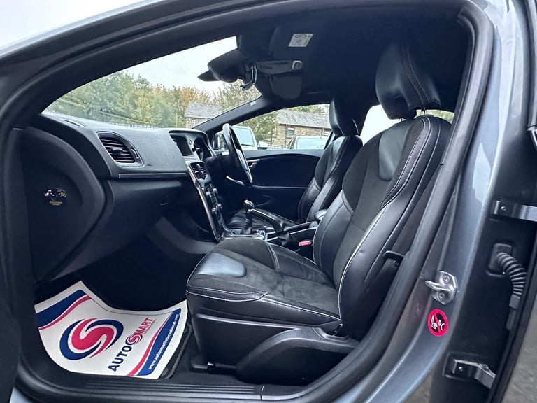 2015 Volvo V40 1.6 D2 R-Design Euro 5 (s/s) 5dr HATCHBACK Diesel Manual