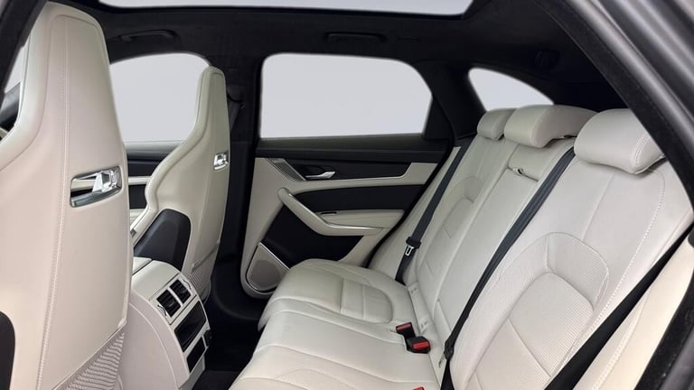 2023 Jaguar F-Pace 2.0 D200 AWD R-Dynamic HSE Black 5dr ESTATE Diesel Automatic