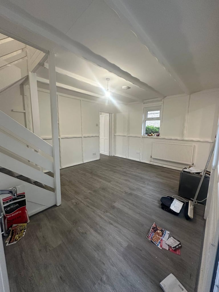 Spacious 3 Bedroom with 2 Reception House Available To Let In Romford (SS13 3PD)