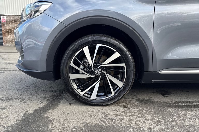 2025 MG MG ZS 106600 Hatchback Hybrid Automatic