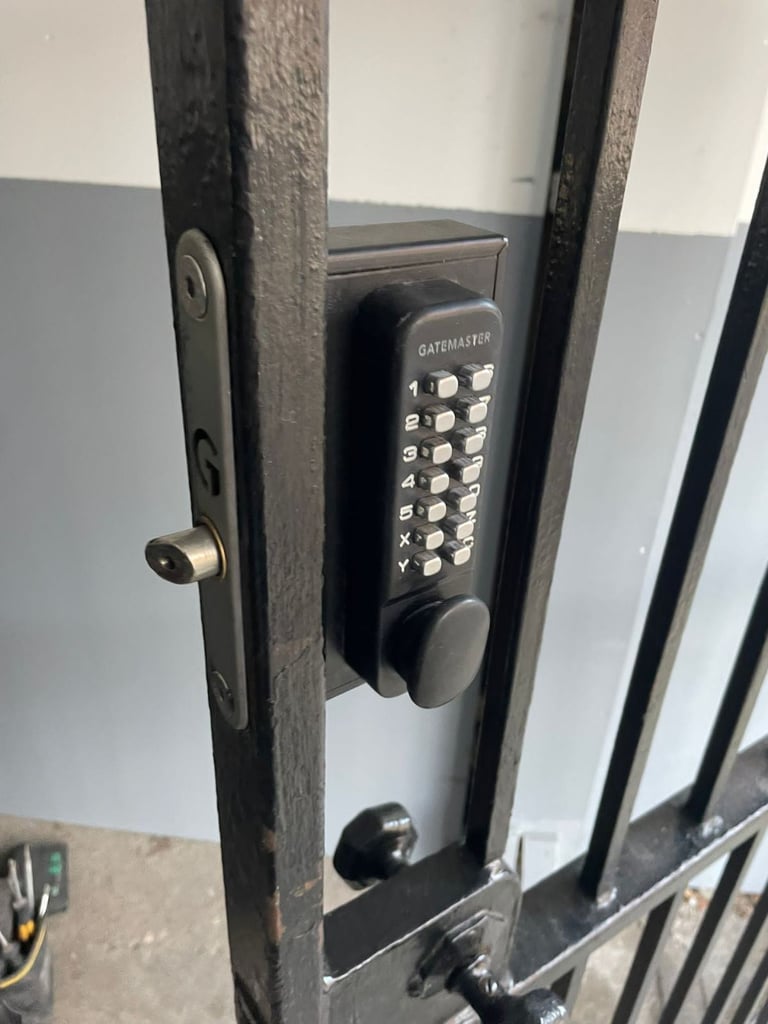 Bedsit to let  Perth city center 