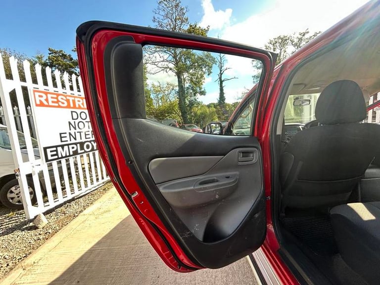 2019 Mitsubishi L200 L200 4Life DI-D 4x4 DIESEL Manual