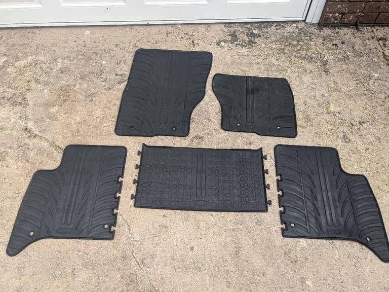 image for Land rover Discovery 5 rubber floor mats 