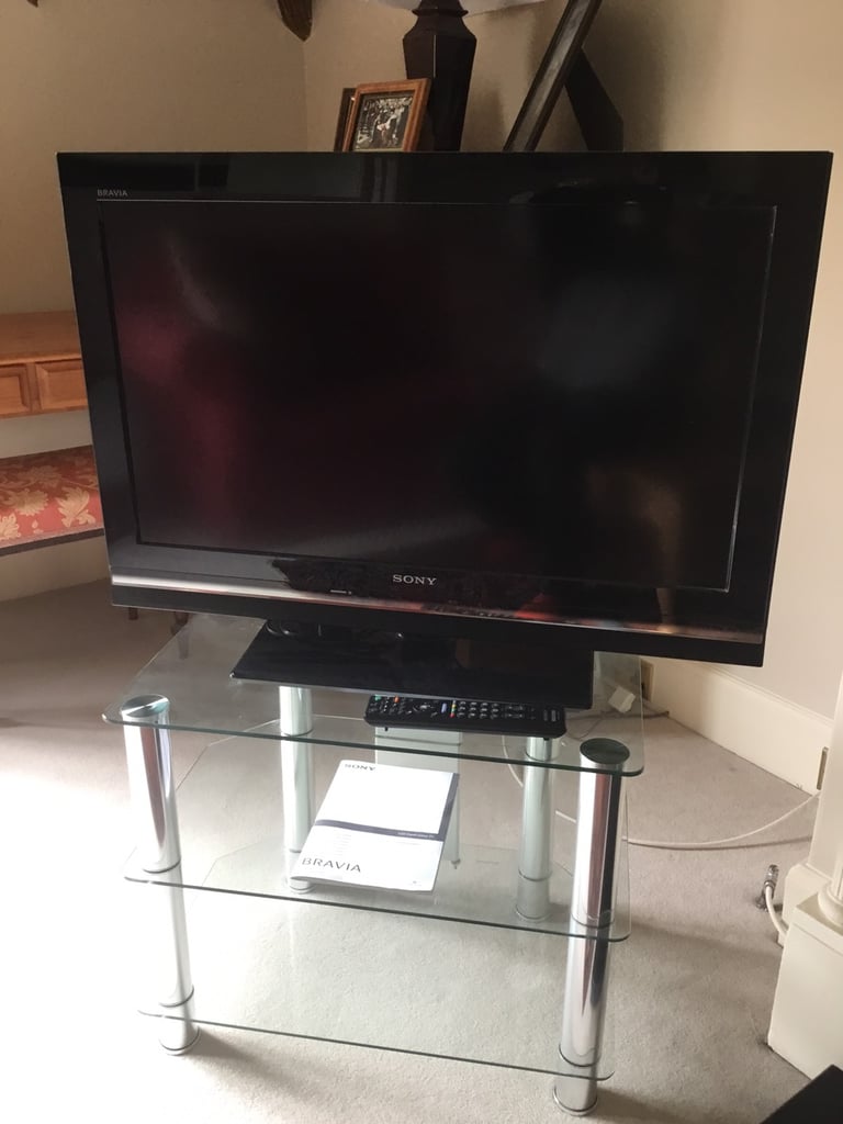 Sony Bravia 32” Digital Tv with stand