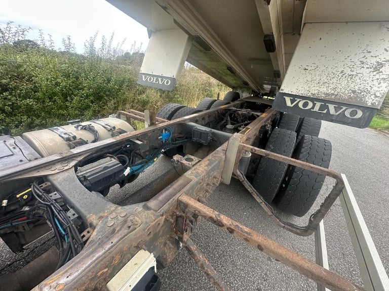 Volvo FM 420 8 X 4 Tridem Sleeper Cabin Alloy Body Tipper