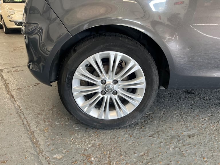 2013 Vauxhall Corsa 1.4 16V SE Auto Euro 5 3dr HATCHBACK Petrol Automatic