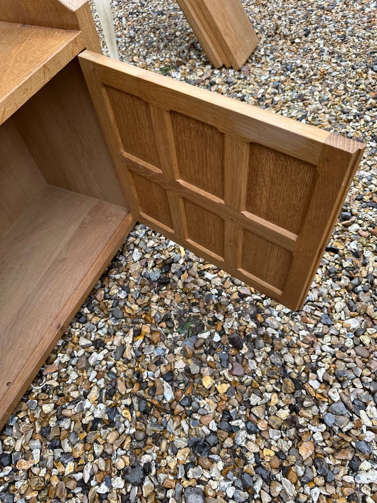 Robert mouse man oak dresser /bookcase