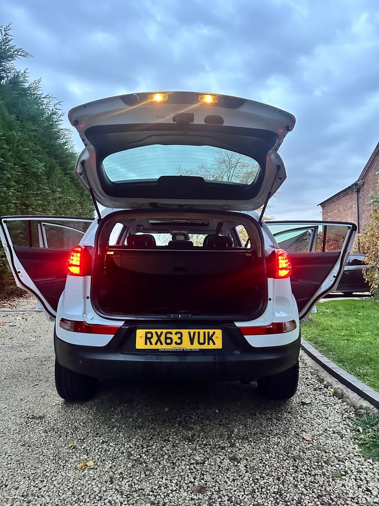 2013 Kia Sportage 1.7 CRDi ISG 3 5dr [Sat Nav] ESTATE Diesel Manual