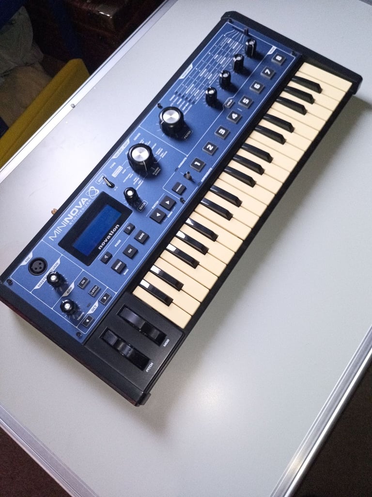 Novation mini nova synthesizer 