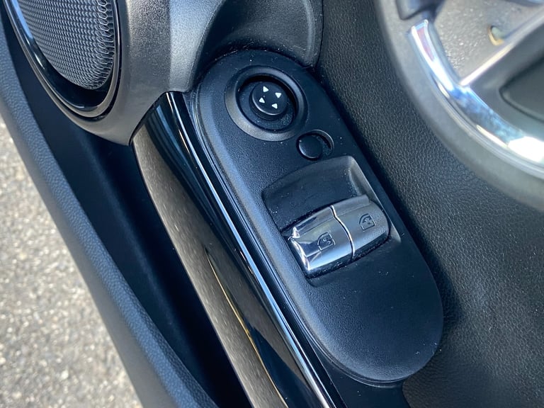 2021 MINI Hatch 1.5 Cooper Classic Auto 3dr - Apple CarPlay &amp; Sat Nav &amp; Cruise Control HA...